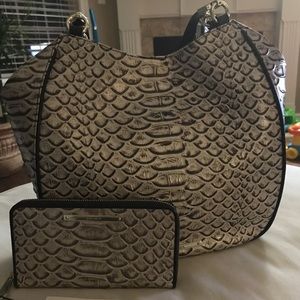 Brahmin Dogwood Mariana Purse & Wallet
